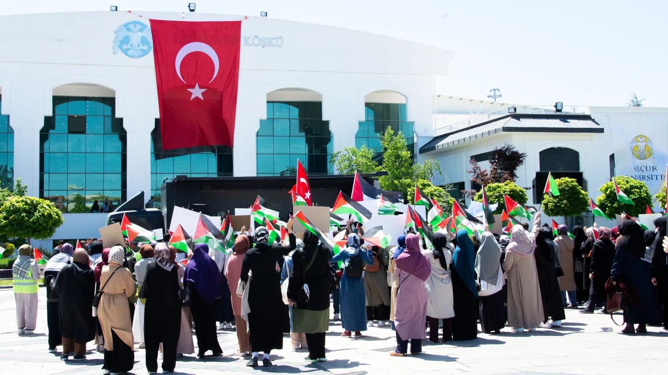 Selçuk Üniversitesinde ‘Özgürlük için Kampüsteyiz’ nöbeti başladı